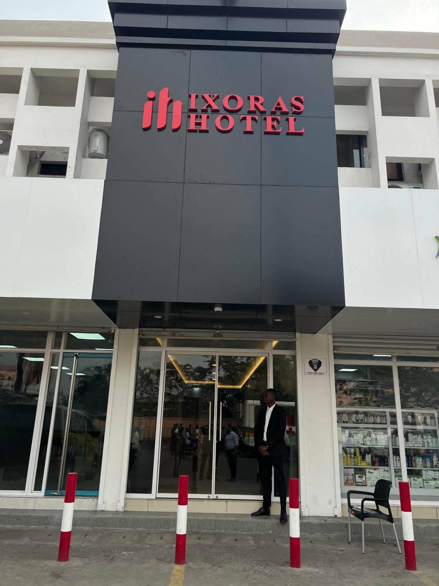 Ixoras Hotel Victoire Киншаса Экстерьер фото