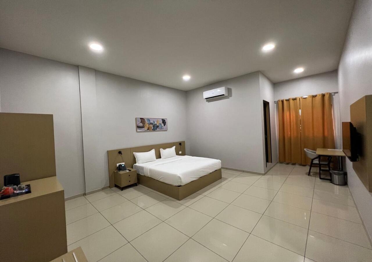 Ixoras Hotel Victoire Киншаса Экстерьер фото